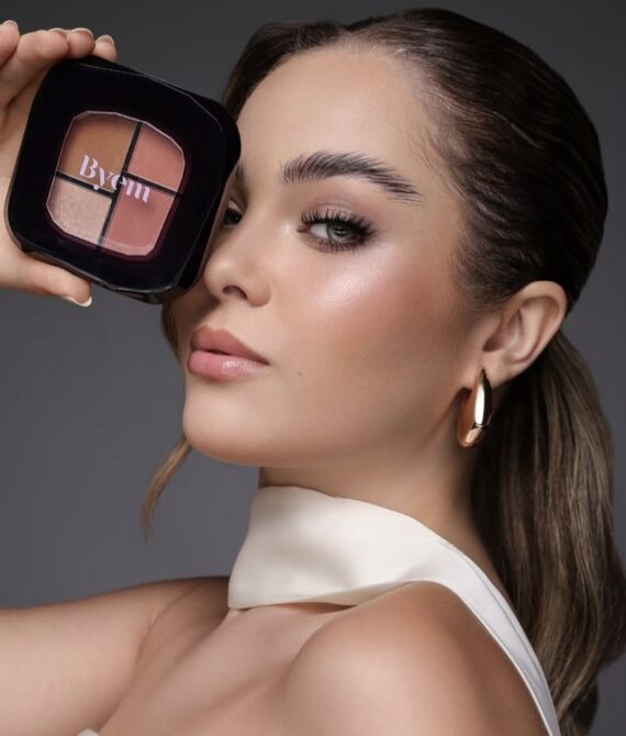 Cuarteto de contorno, Blush e iluminador de Byem Beauty